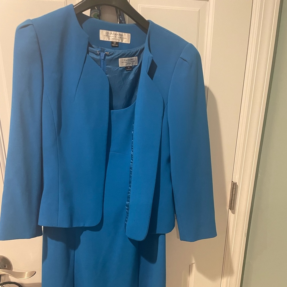 Tahari two piece suit